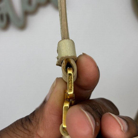 Beautiful Prada Tessuto Shoulder Bag with Gold Clasp - Picture 7 of 14